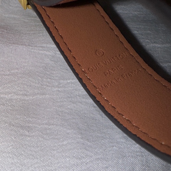 Louis Vuitton Dragonne Key Holder - Picture 5 of 6